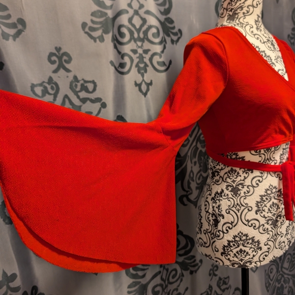 Set Of 2 Bell Sleeve V Neck Crop Tops- Red And Yellow Size Small - Picture 3 of 5